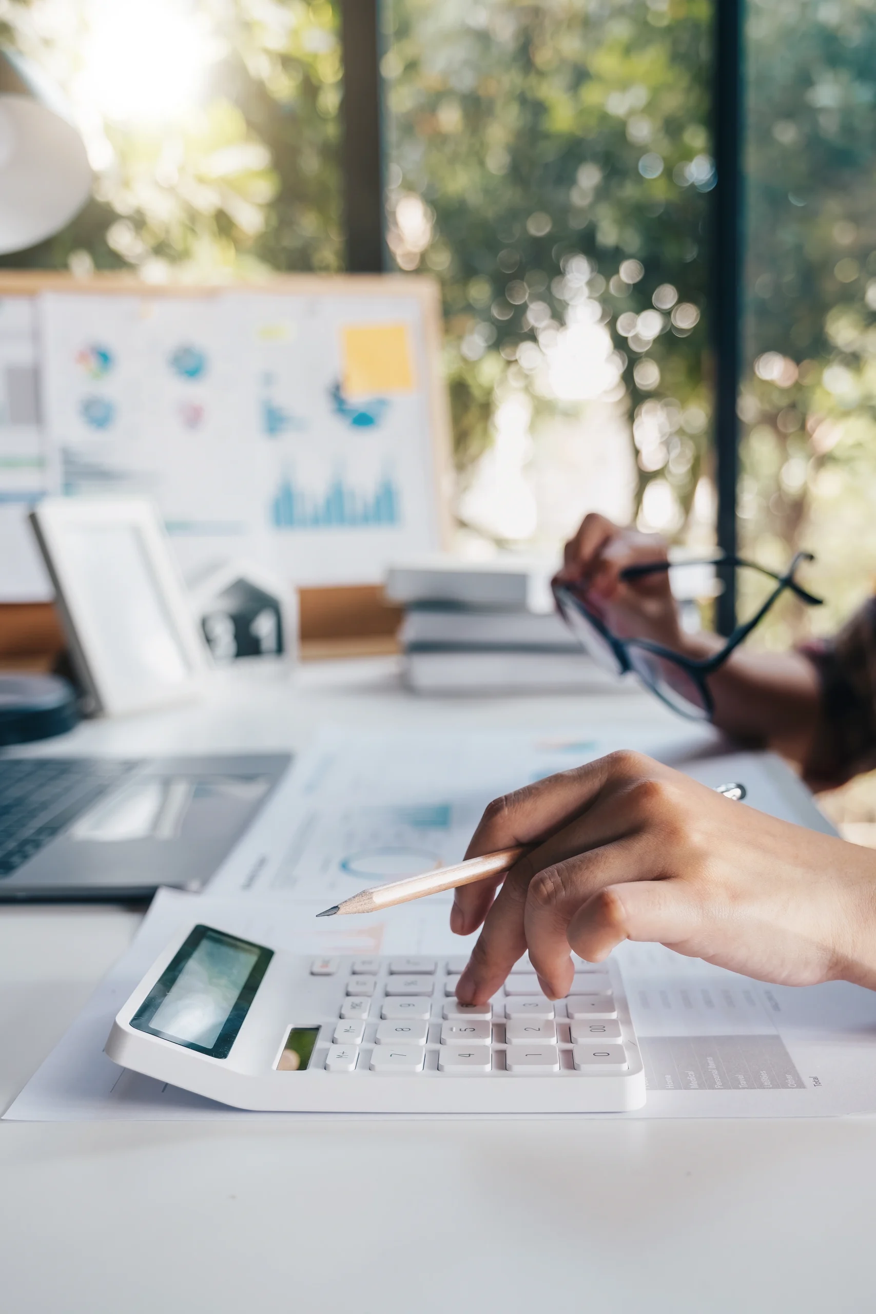 Accounting services for SMEs financial calculations and bookkeeping